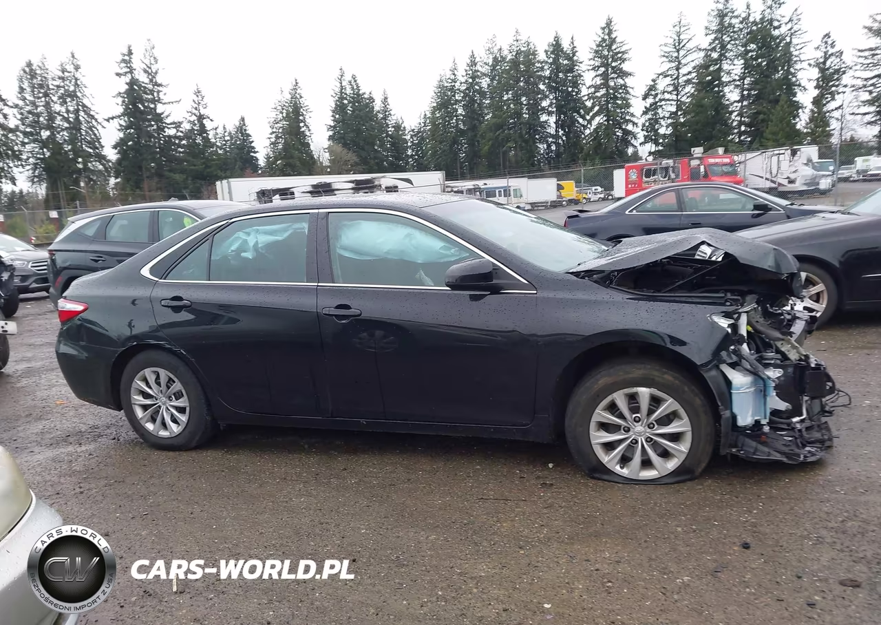 2017 Toyota Camry Le VIN:4T1BF1FK9HU669616 - 14