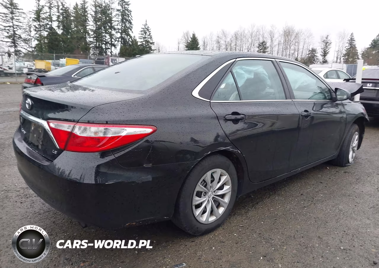 2017 Toyota Camry Le VIN:4T1BF1FK9HU669616 - 4