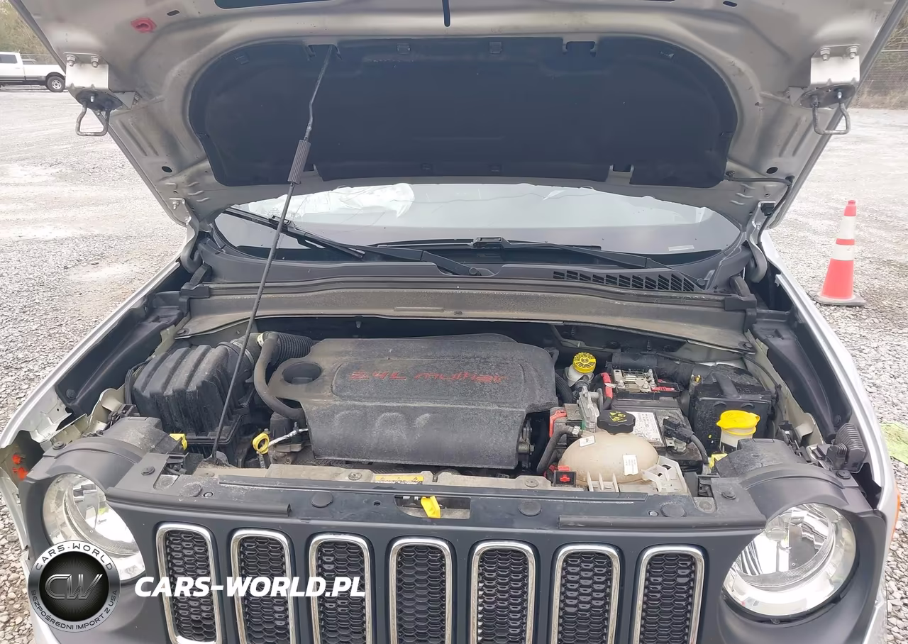 2018 Jeep Renegade Latitude 4X4 VIN:ZACCJBBB4JPJ52229 - 10