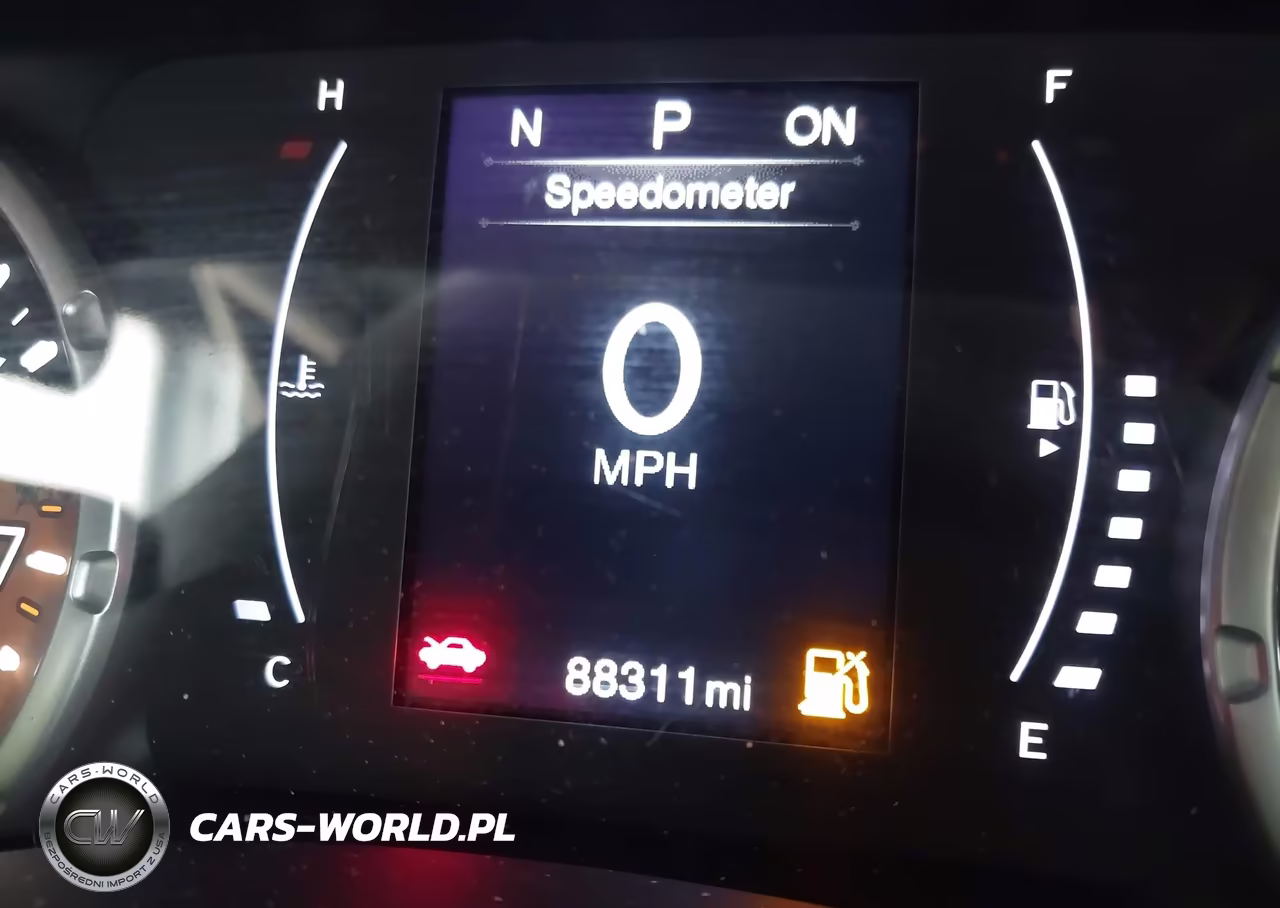 2018 Jeep Renegade Latitude 4X4 VIN:ZACCJBBB4JPJ52229 - 15