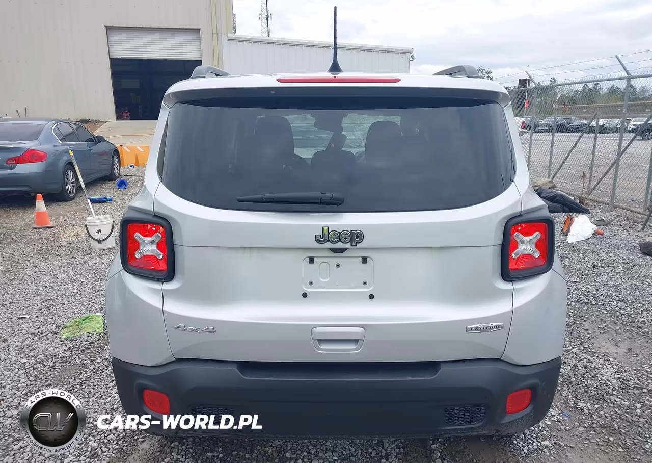 2018 Jeep Renegade Latitude 4X4 VIN:ZACCJBBB4JPJ52229 - 16