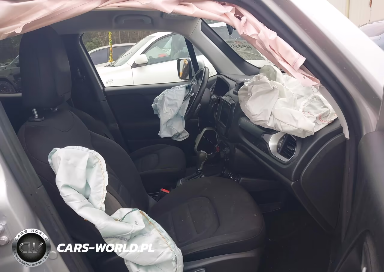 2018 Jeep Renegade Latitude 4X4 VIN:ZACCJBBB4JPJ52229 - 5