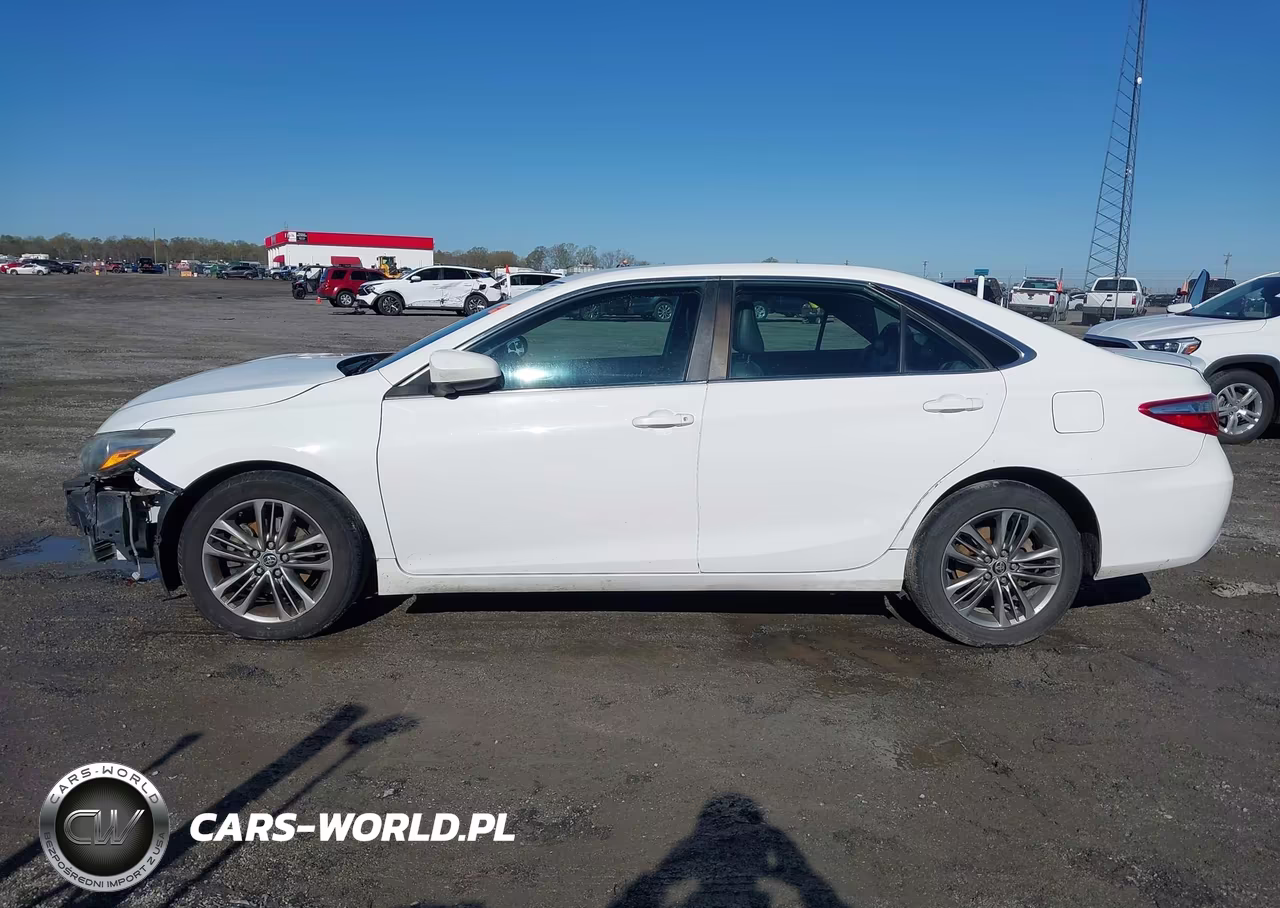 2016 Toyota Camry Se VIN:4T1BF1FK2GU517885 - 15