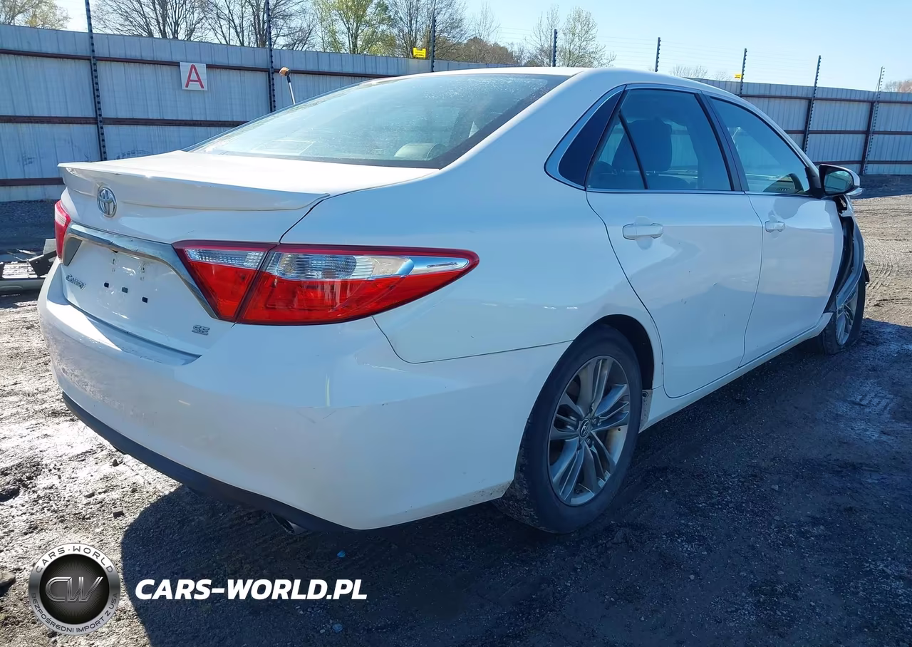 2016 Toyota Camry Se VIN:4T1BF1FK2GU517885 - 4