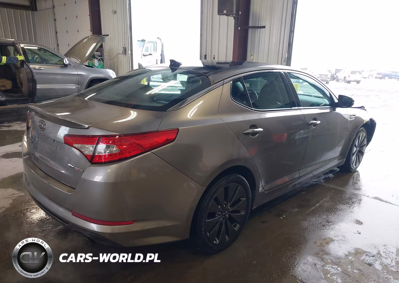 2012 Kia Optima Sx VIN:5XXGR4A68CG007151 - 4