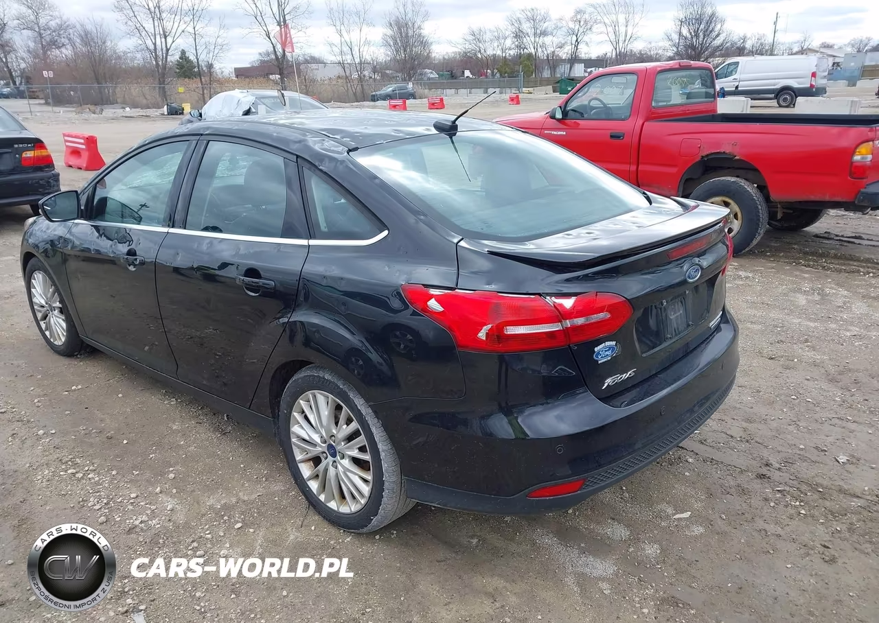 2015 Ford Focus Titanium VIN:1FADP3J20FL382848 - 3