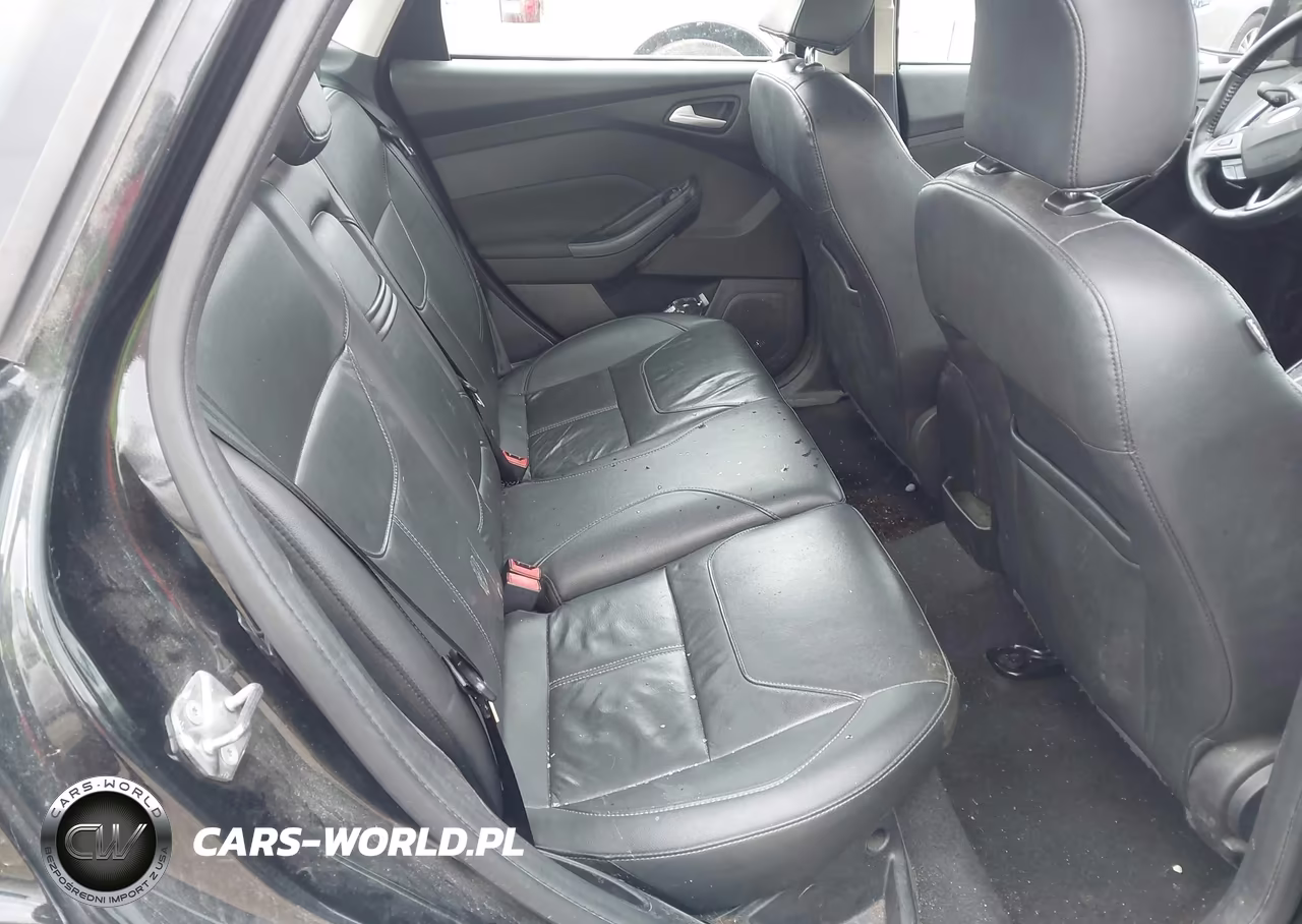 2015 Ford Focus Titanium VIN:1FADP3J20FL382848 - 8