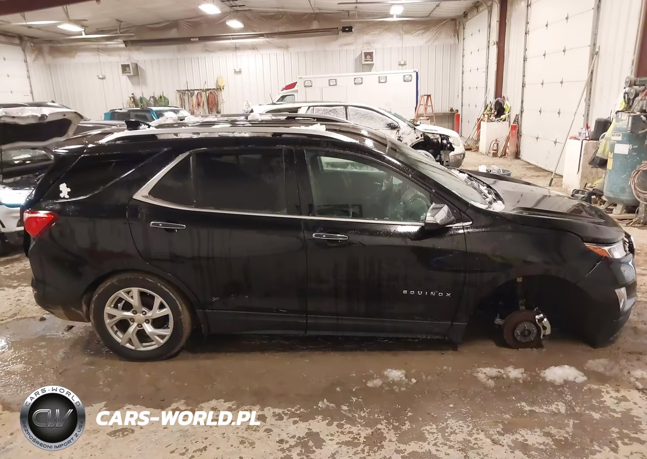 2018 Chevrolet Equinox Premier VIN:2GNAXVEV0J6235533 - 13