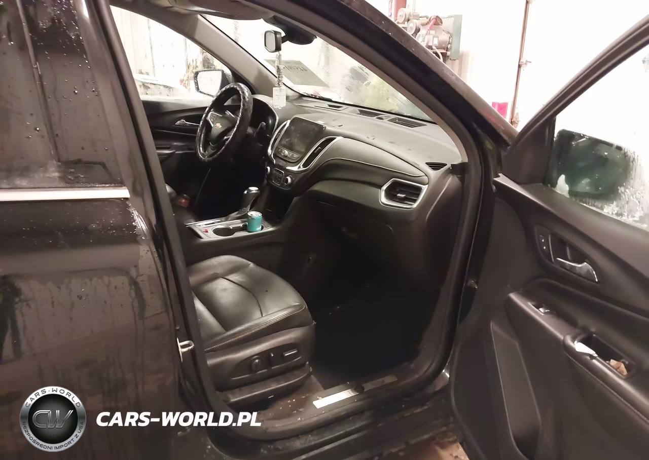 2018 Chevrolet Equinox Premier VIN:2GNAXVEV0J6235533 - 5