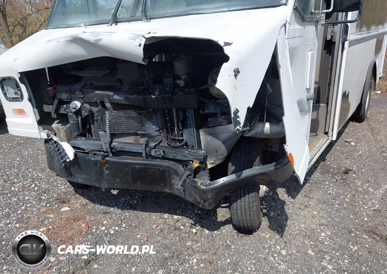 2017 Ford E-450 Stripped VIN:1FC3E4K64HDC56332 - 11