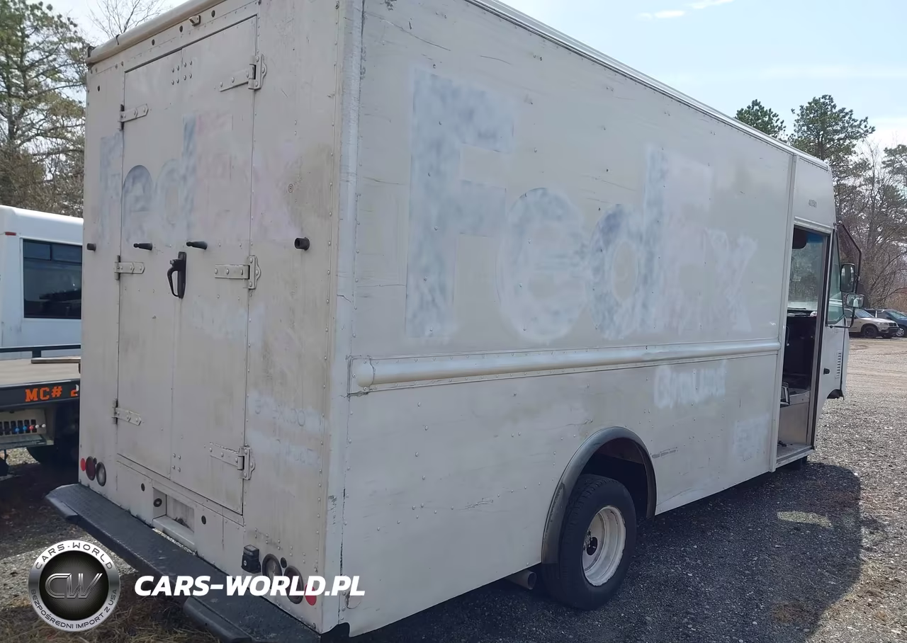 2017 Ford E-450 Stripped VIN:1FC3E4K64HDC56332 - 4