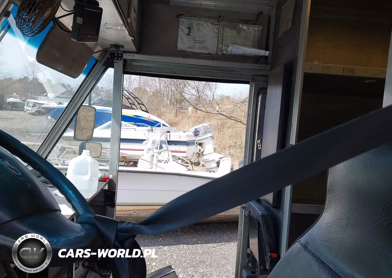 2017 Ford E-450 Stripped VIN:1FC3E4K64HDC56332 - 6