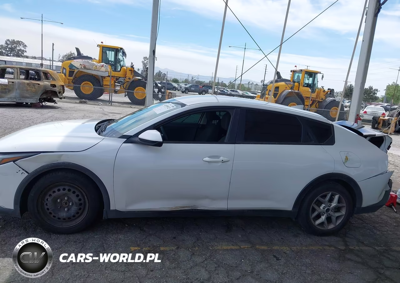 2025 Kia K4 Lx VIN:3KPFT4DE8SE083167 - 14