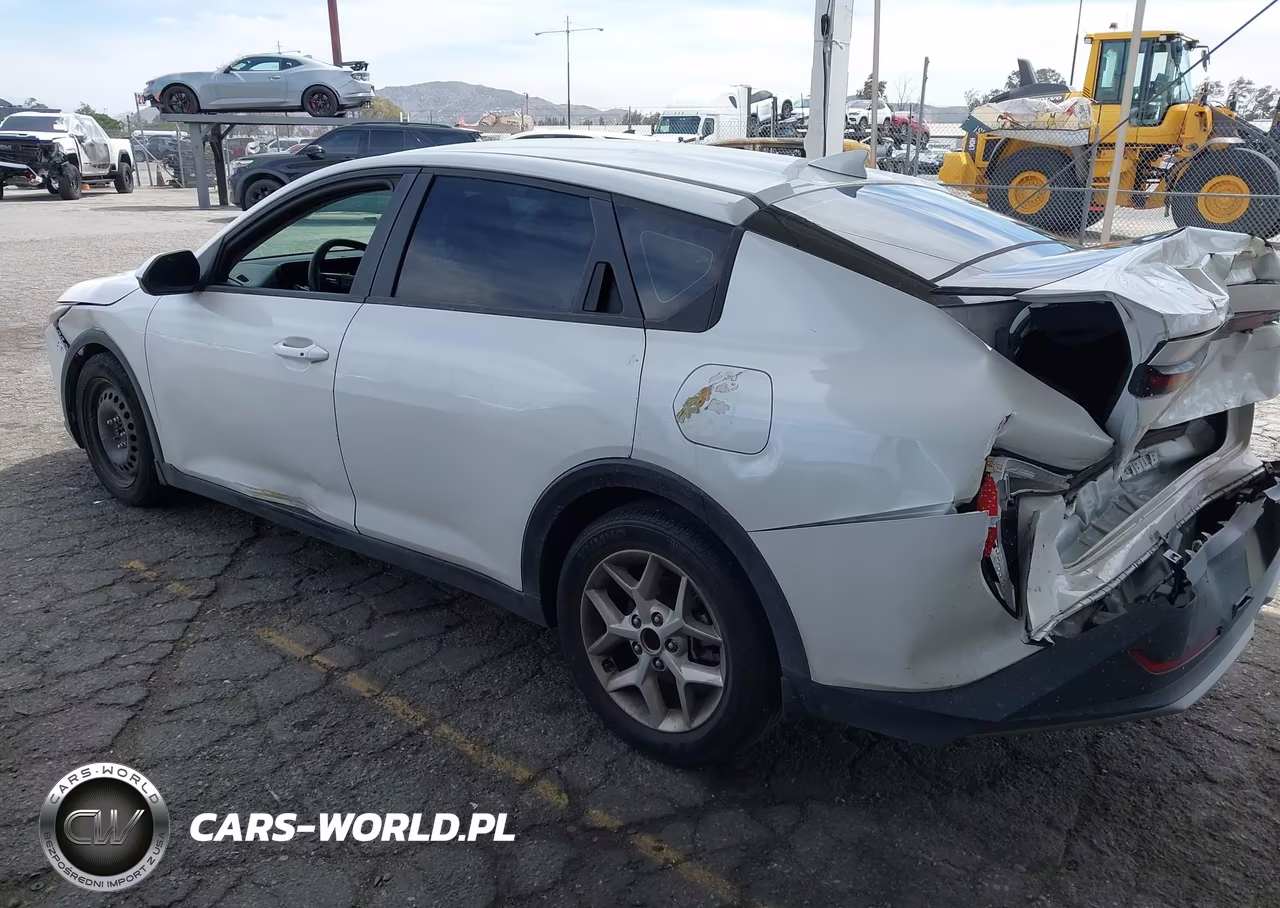 2025 Kia K4 Lx VIN:3KPFT4DE8SE083167 - 3