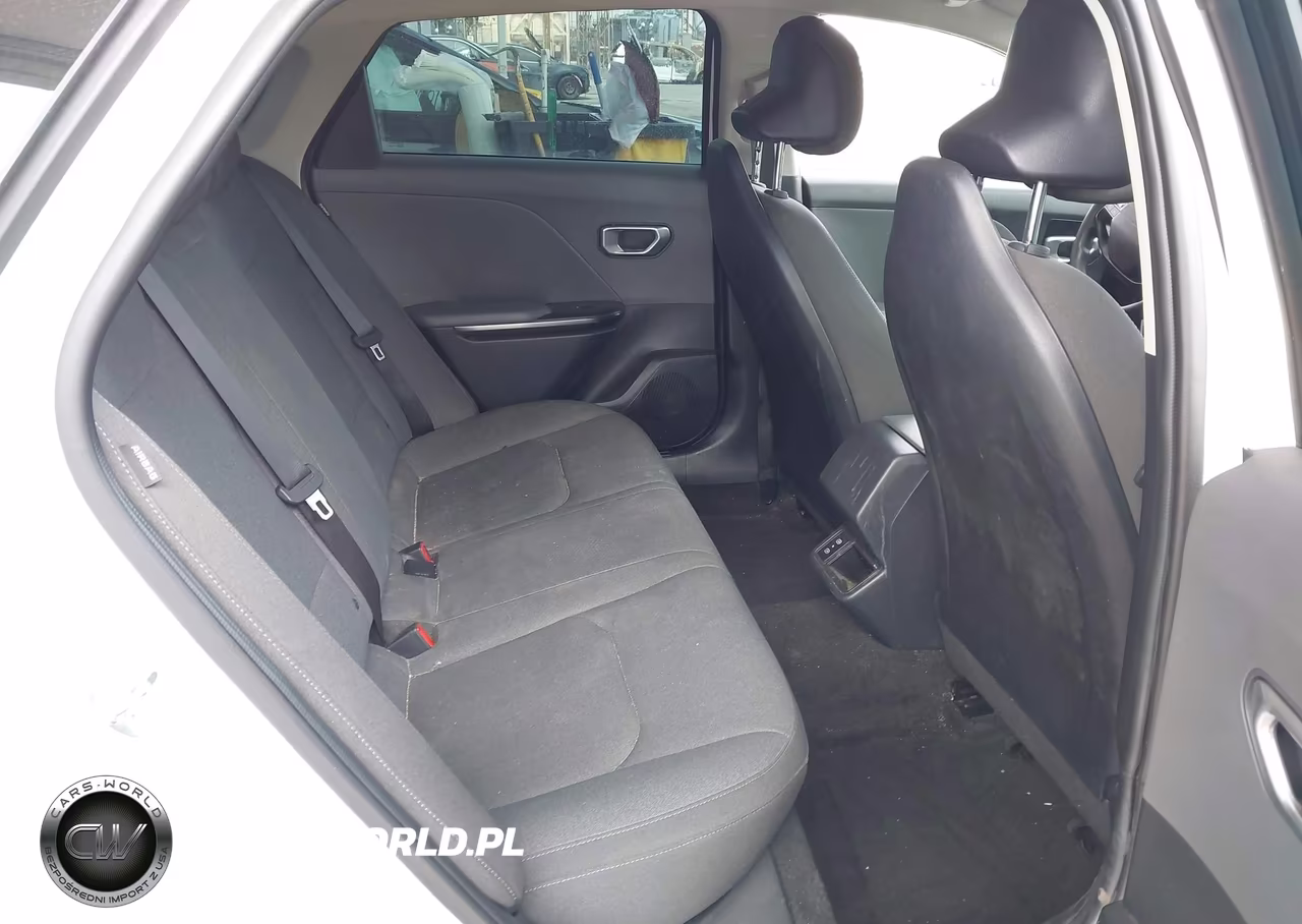 2025 Kia K4 Lx VIN:3KPFT4DE8SE083167 - 8