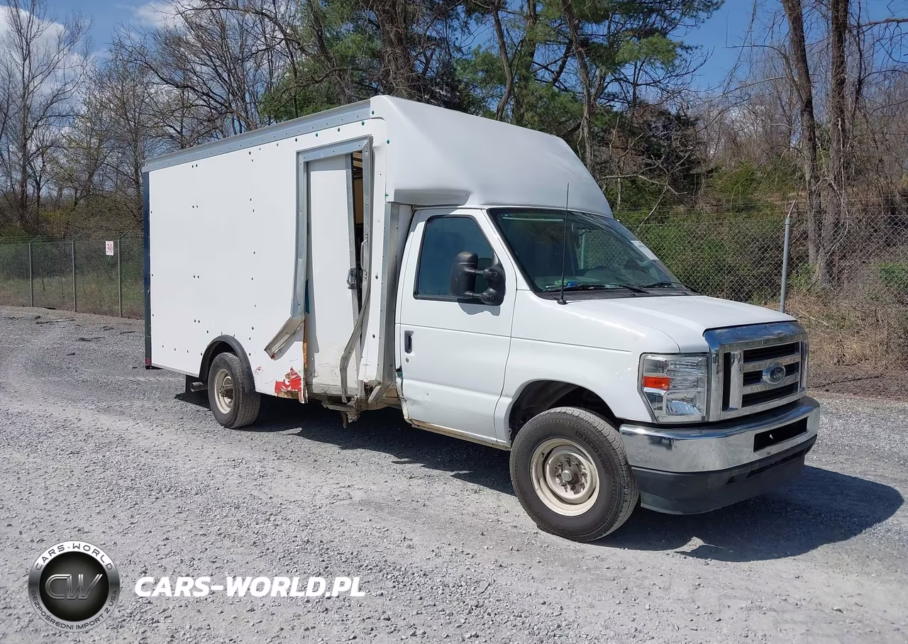 2022 Ford E-350 Cutaway
