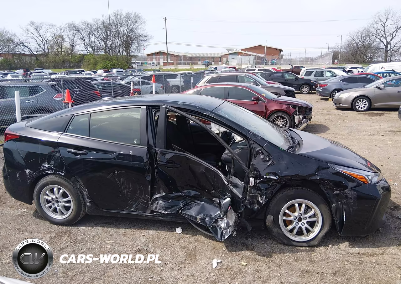 2021 Toyota Prius Le VIN:JTDKAMFU1M3147133 - 13