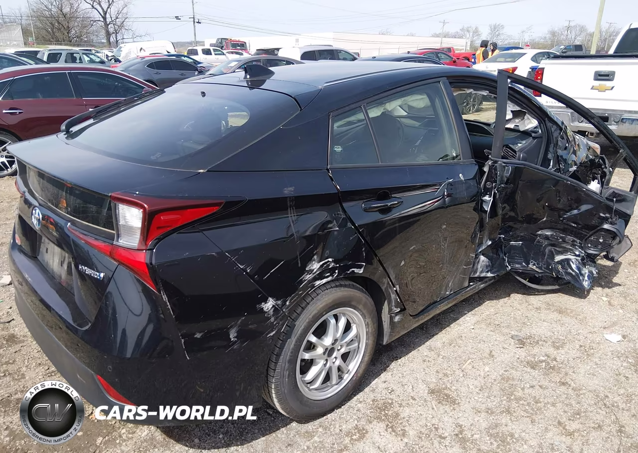 2021 Toyota Prius Le VIN:JTDKAMFU1M3147133 - 4