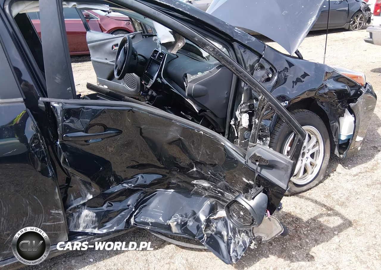 2021 Toyota Prius Le VIN:JTDKAMFU1M3147133 - 6
