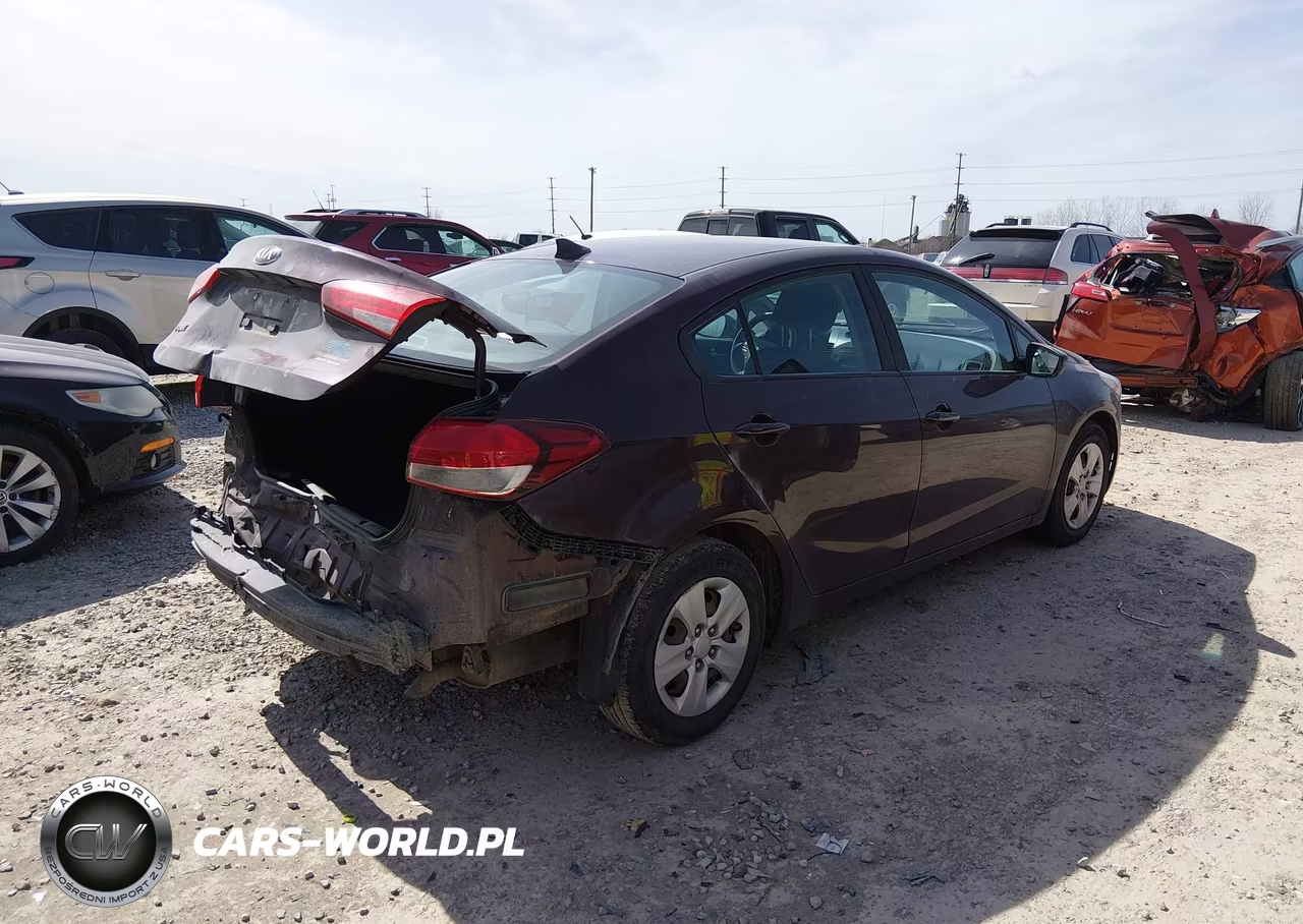 2018 Kia Forte Lx VIN:3KPFK4A75JE168054 - 4