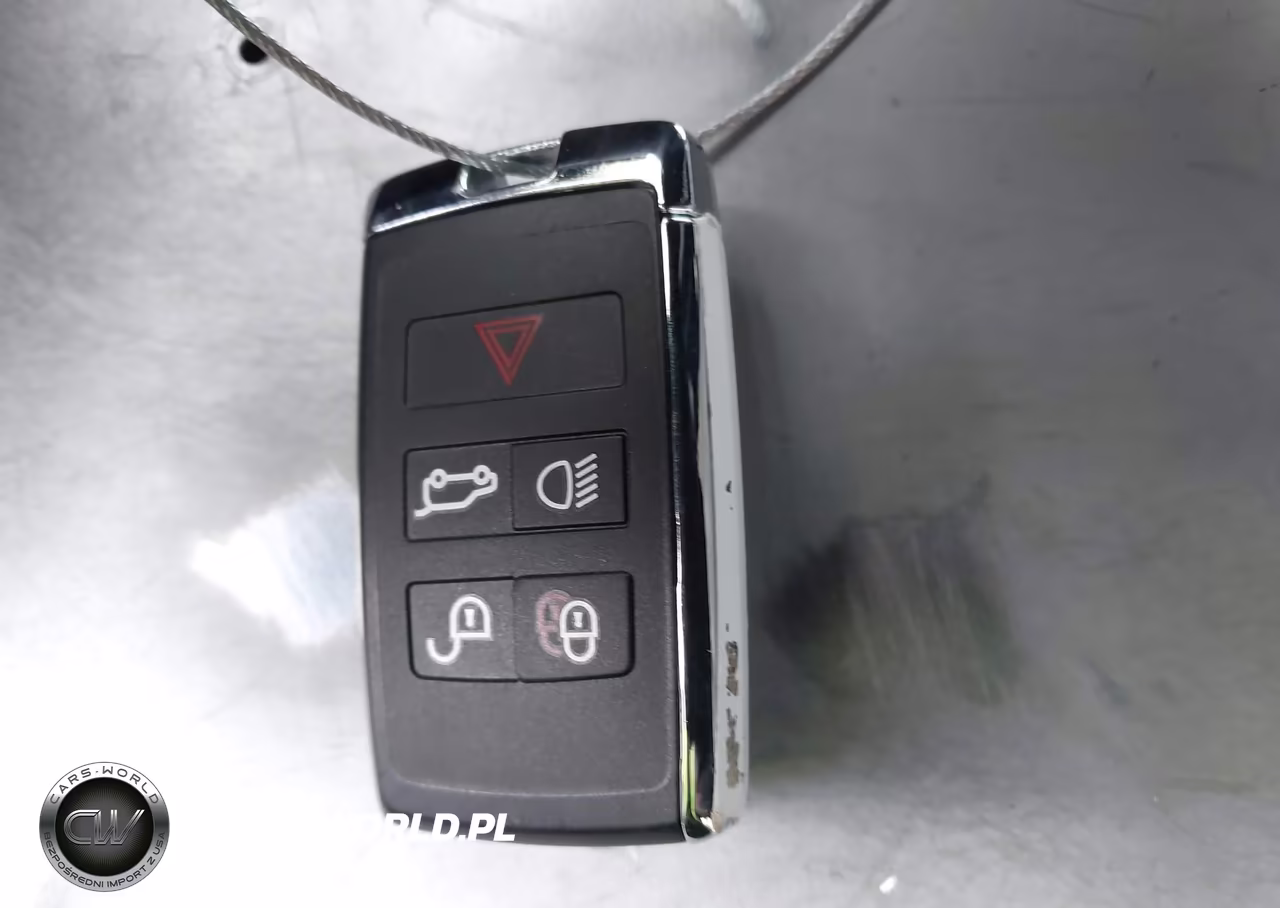 2026 Land Rover Defender P300 S VIN:SALEJ7EXXT2482706 - 11