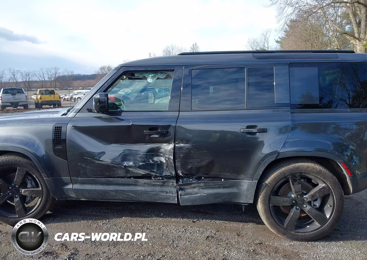 2026 Land Rover Defender P300 S VIN:SALEJ7EXXT2482706 - 15