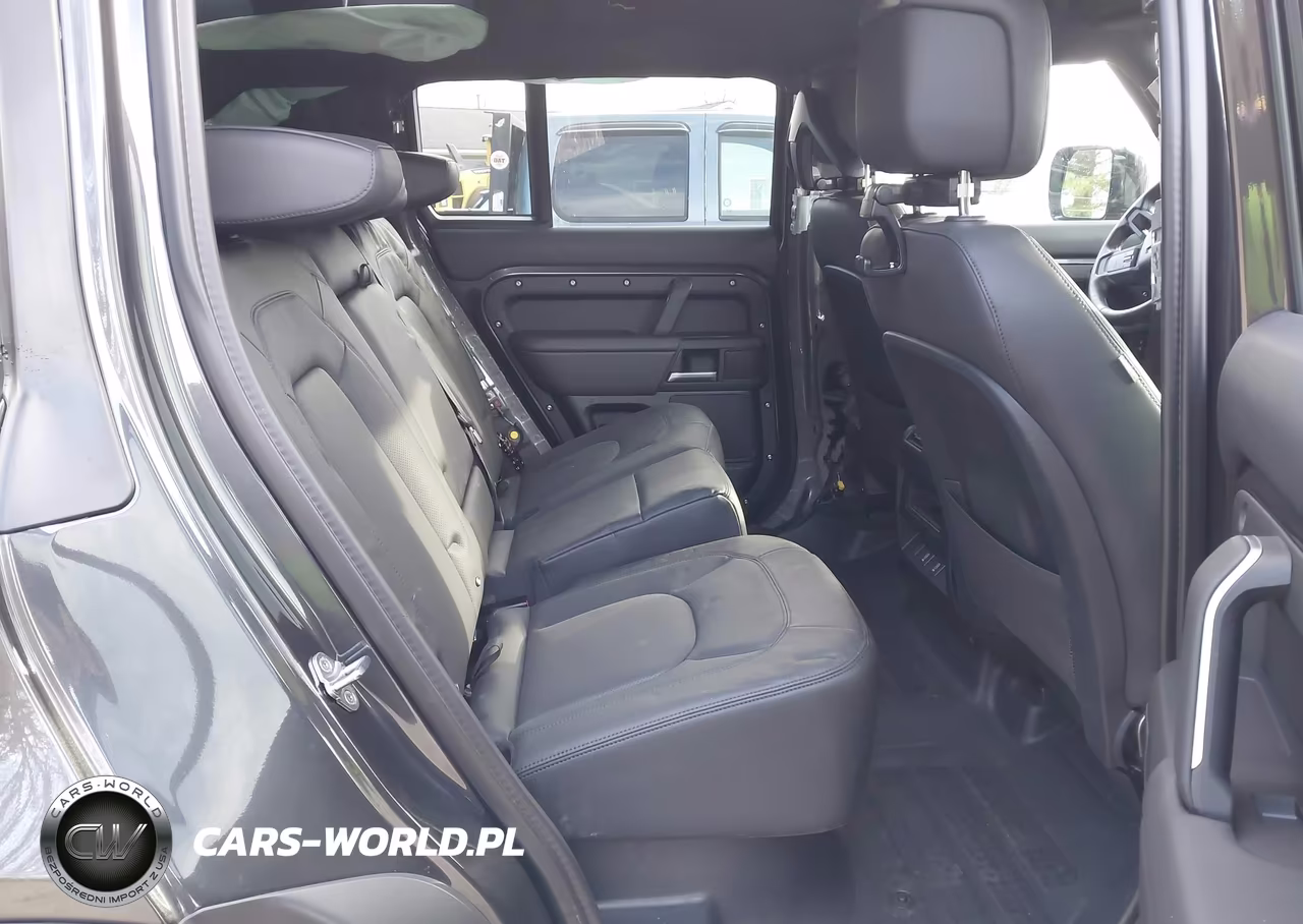 2026 Land Rover Defender P300 S VIN:SALEJ7EXXT2482706 - 8