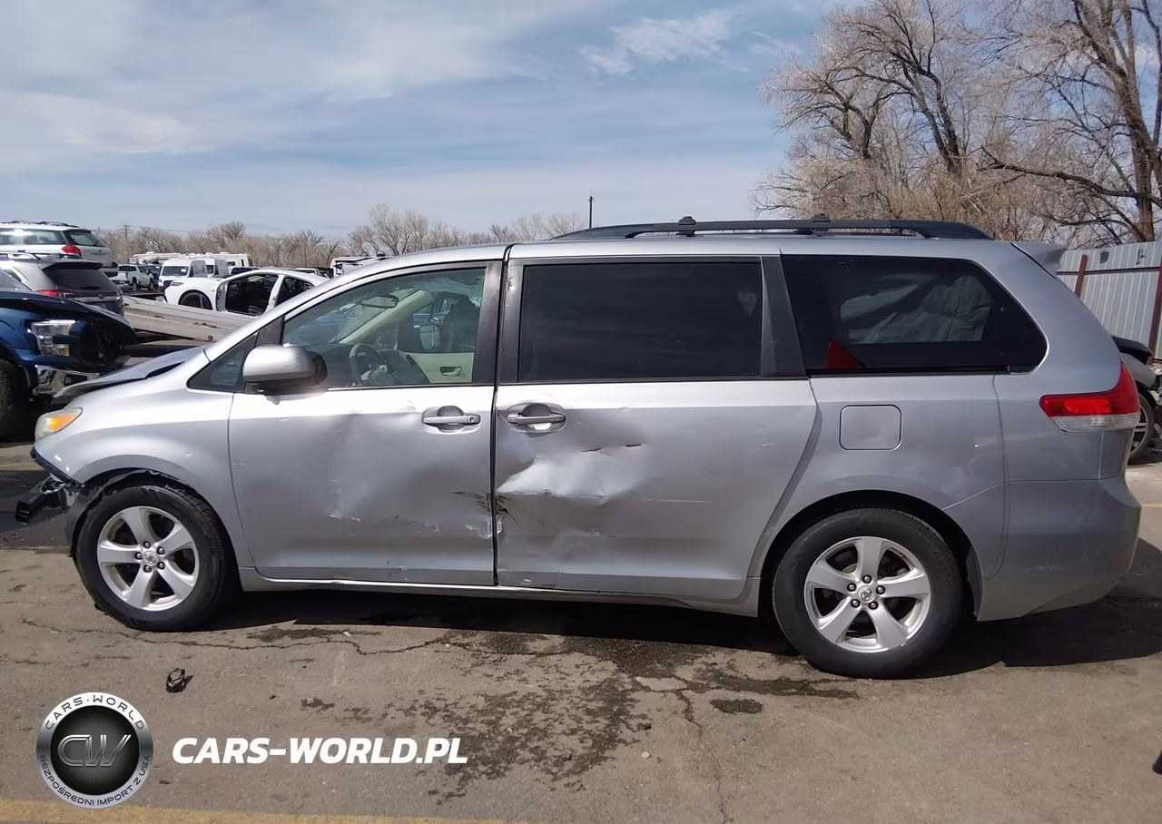 2011 Toyota Sienna Le V6 VIN:5TDKK3DC0BS046016 - 15
