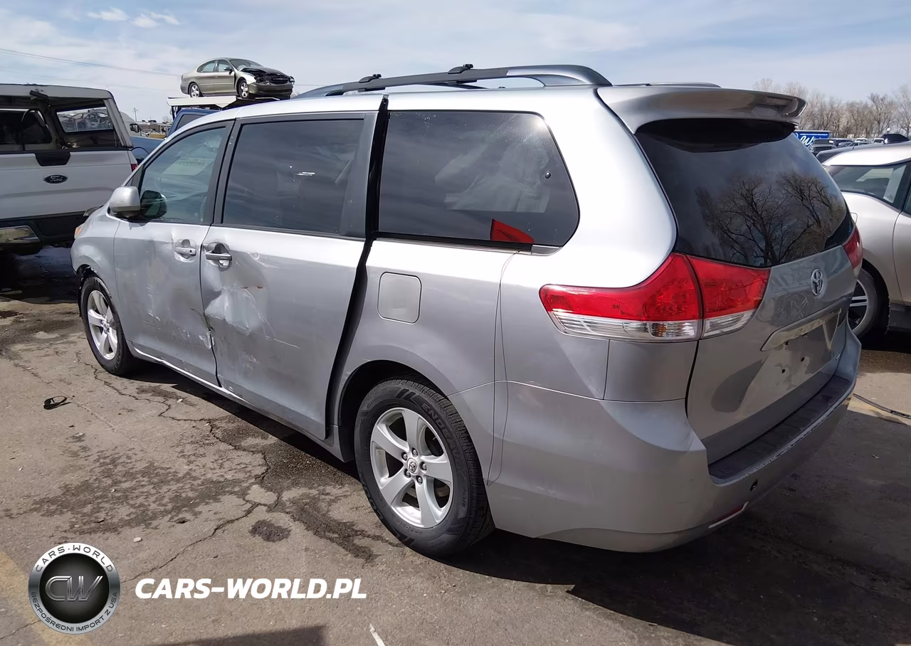 2011 Toyota Sienna Le V6 VIN:5TDKK3DC0BS046016 - 3