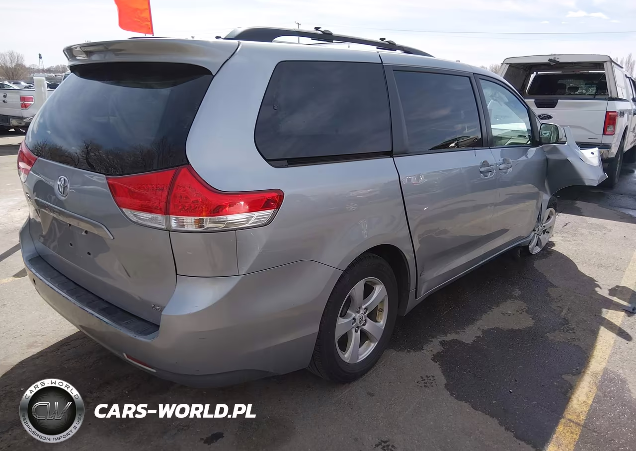 2011 Toyota Sienna Le V6 VIN:5TDKK3DC0BS046016 - 4