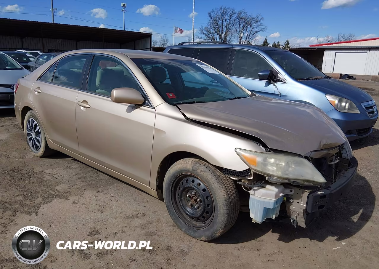 2011 Toyota Camry Le – zdjęcie 1 z 11