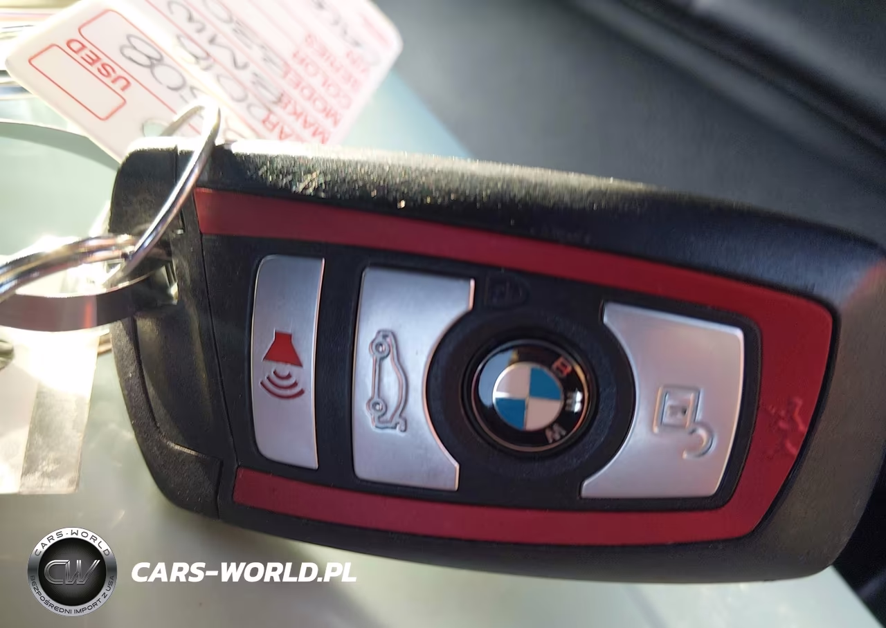 2018 BMW 330I xDrive VIN:WBA8D9C52JEM34957 - 11