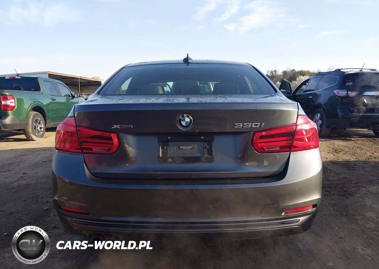 2018 BMW 330I xDrive VIN:WBA8D9C52JEM34957 - 17