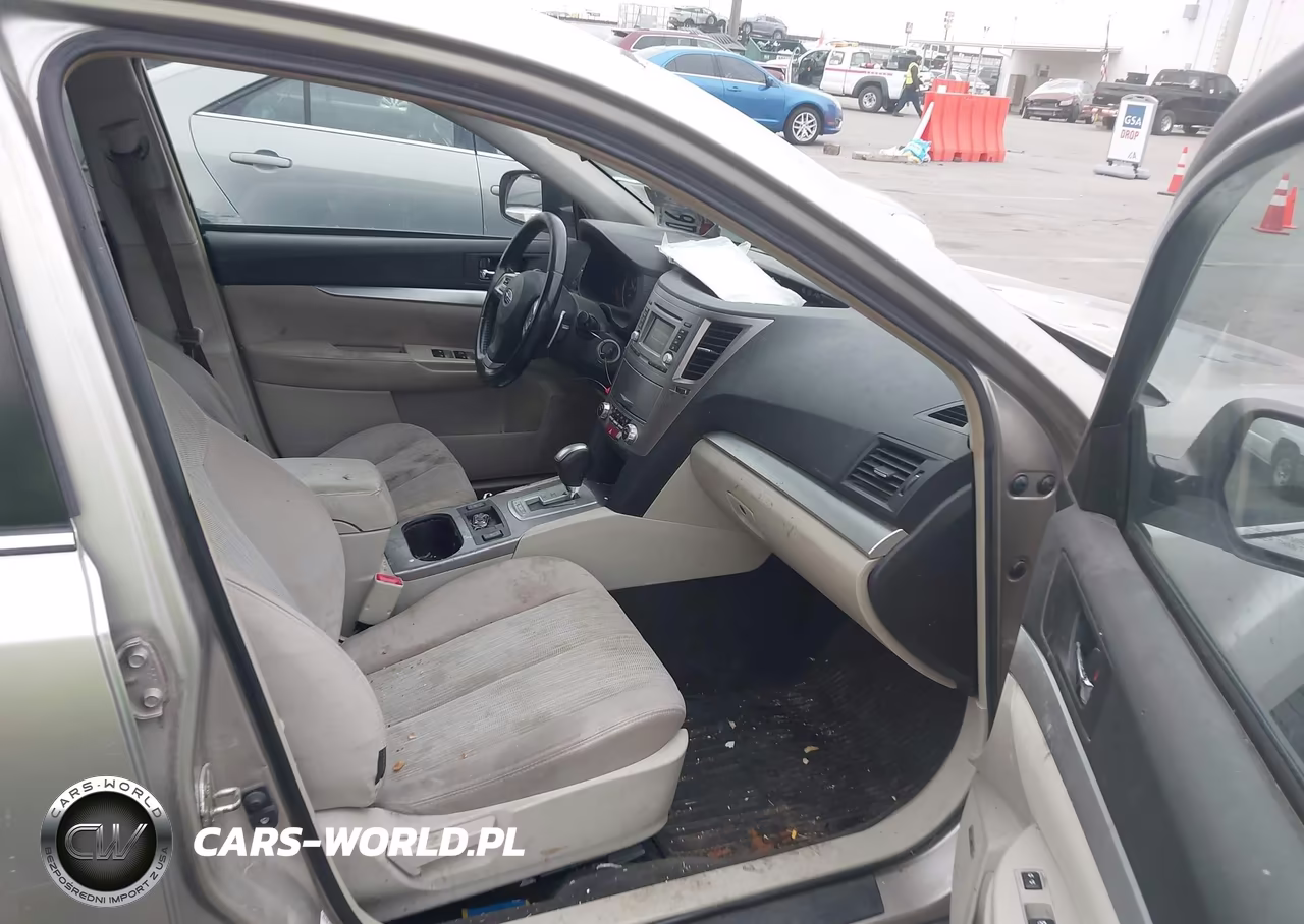 2014 Subaru Outback 2.5I Premium VIN:4S4BRBCC1E3230101 - 5