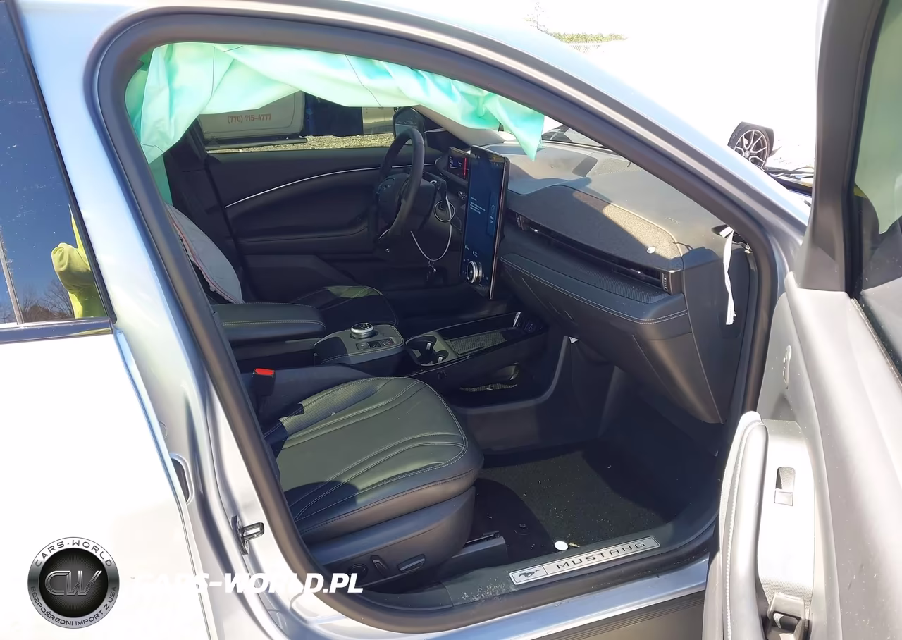 2022 Ford Mustang Mach-E Premium VIN:3FMTK3SS7NMA41748 - 5