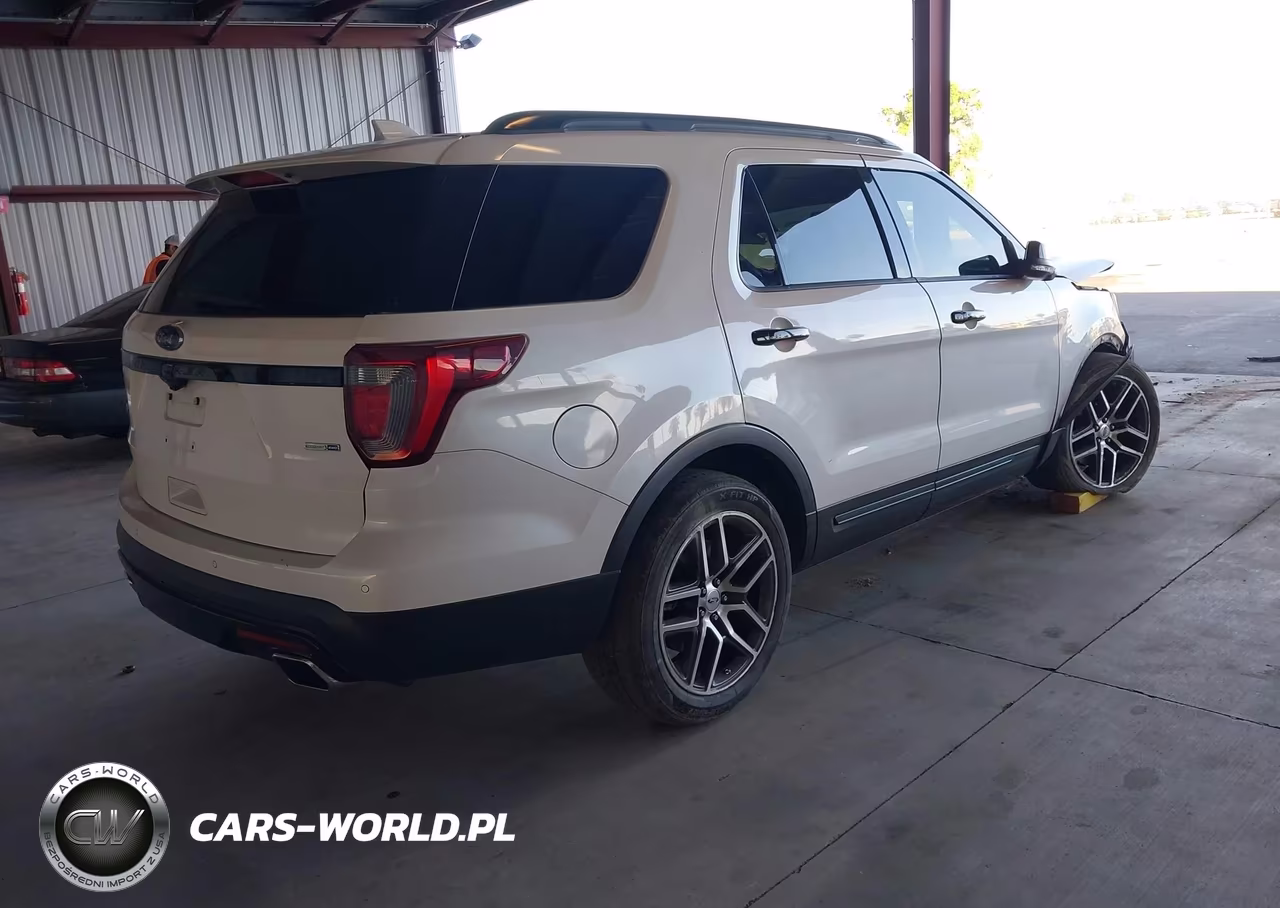 2016 Ford Explorer Sport VIN:1FM5K8GT4GGC23007 - 4