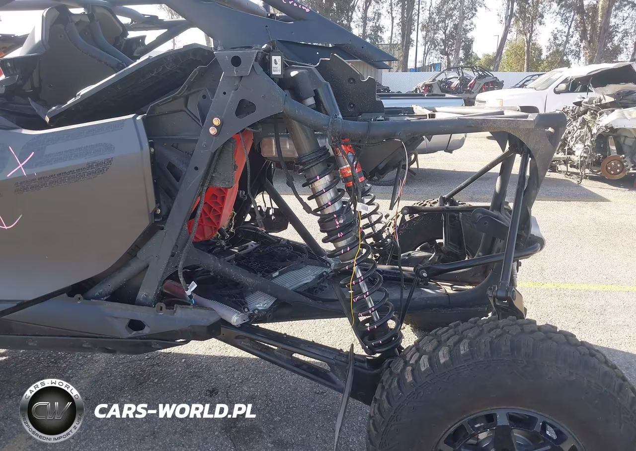 2025 Can-Am Maverick R Max X Rs VIN:3JB8NAU21SE000656 - 9