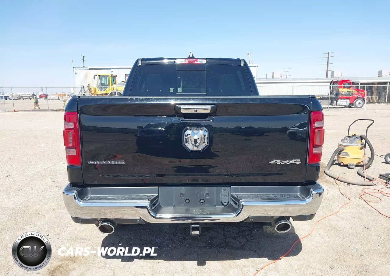 2020 Ram 1500 Laramie 4X4 5'7 Box VIN:1C6SRFJT8LN379032 - 17