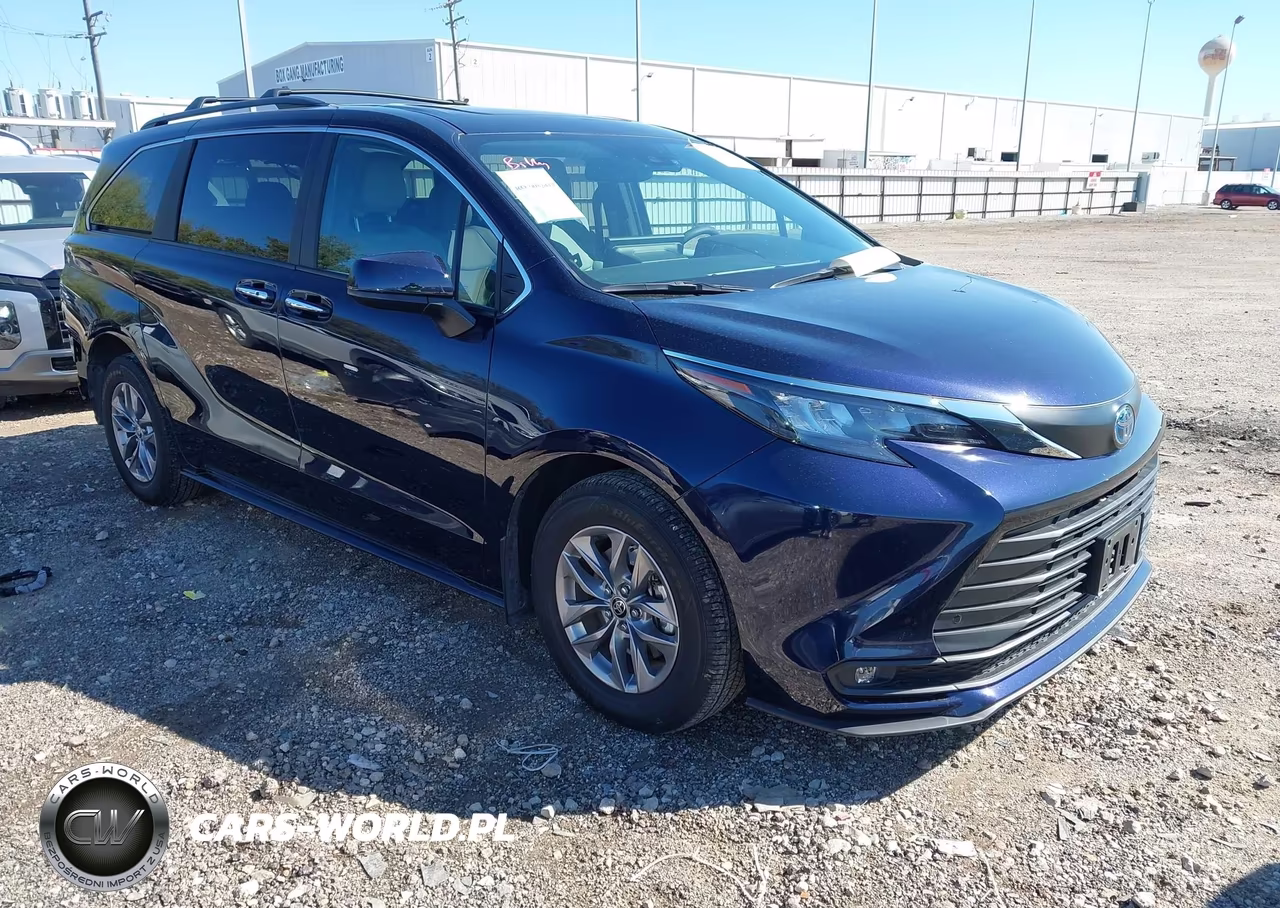 2025 Toyota Sienna Xle