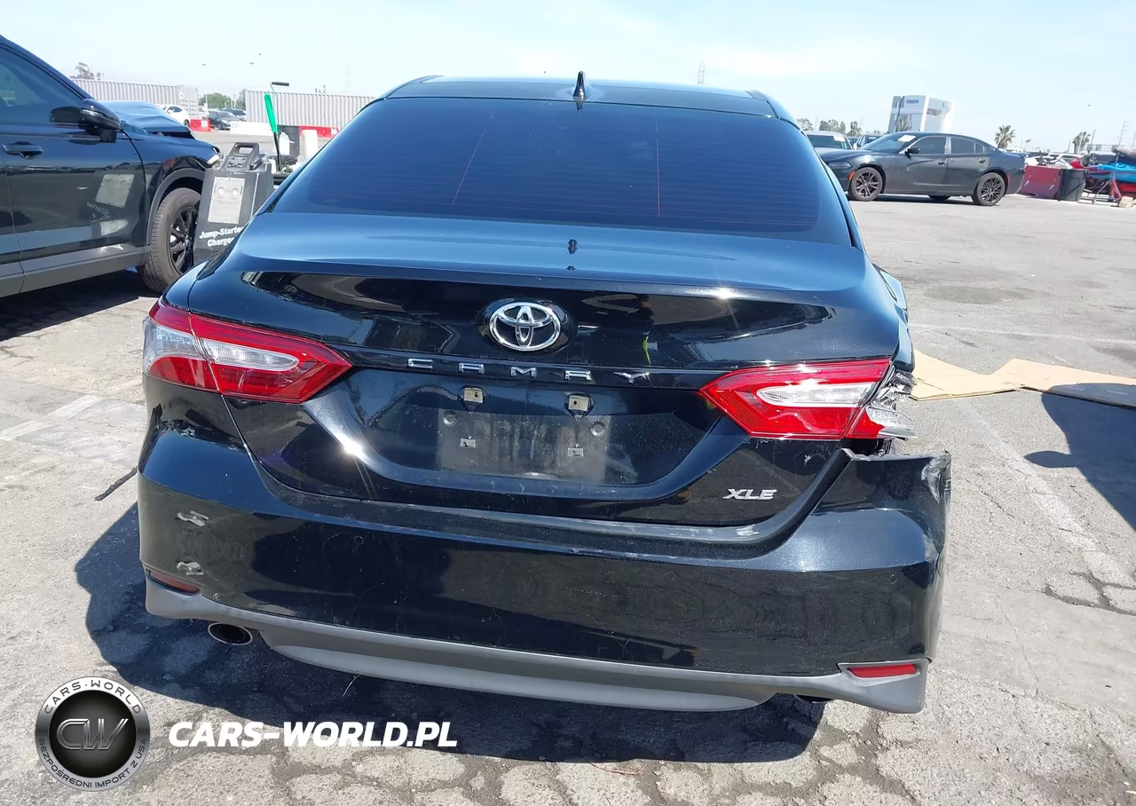 2018 Toyota Camry Xle V6 VIN:4T1BZ1HK1JU005840 - 17