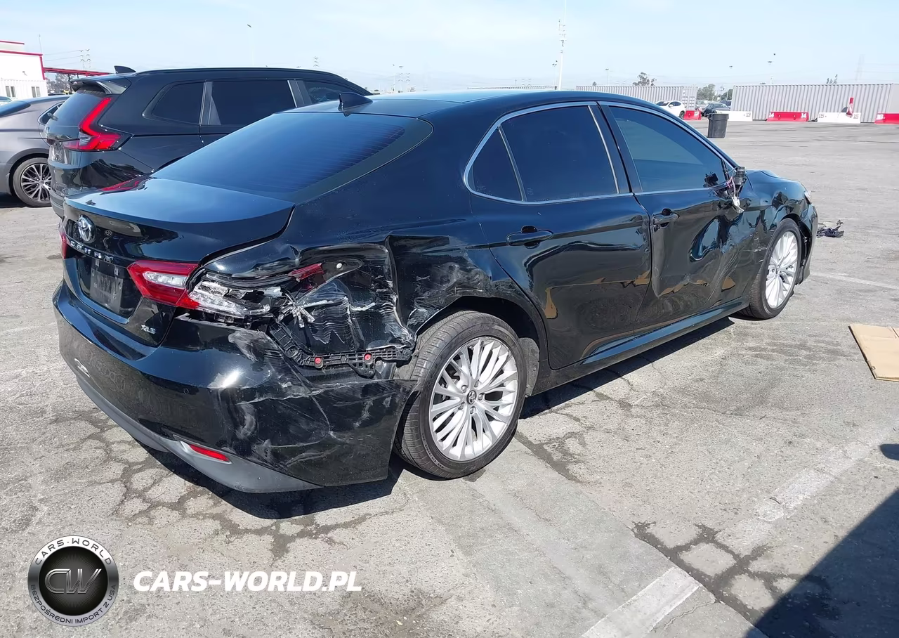 2018 Toyota Camry Xle V6 VIN:4T1BZ1HK1JU005840 - 4