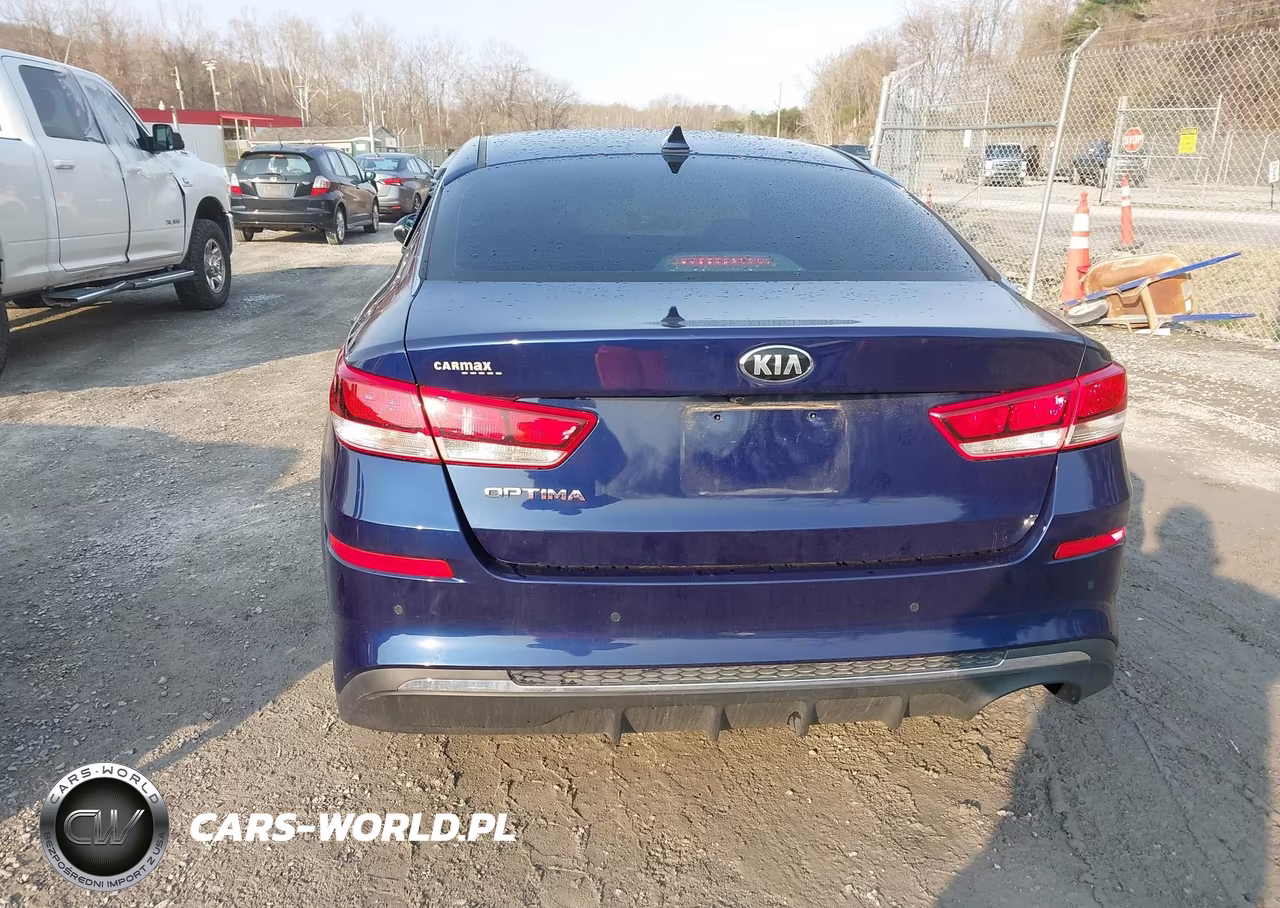 2019 Kia Optima Lx VIN:5XXGT4L38KG356197 - 16