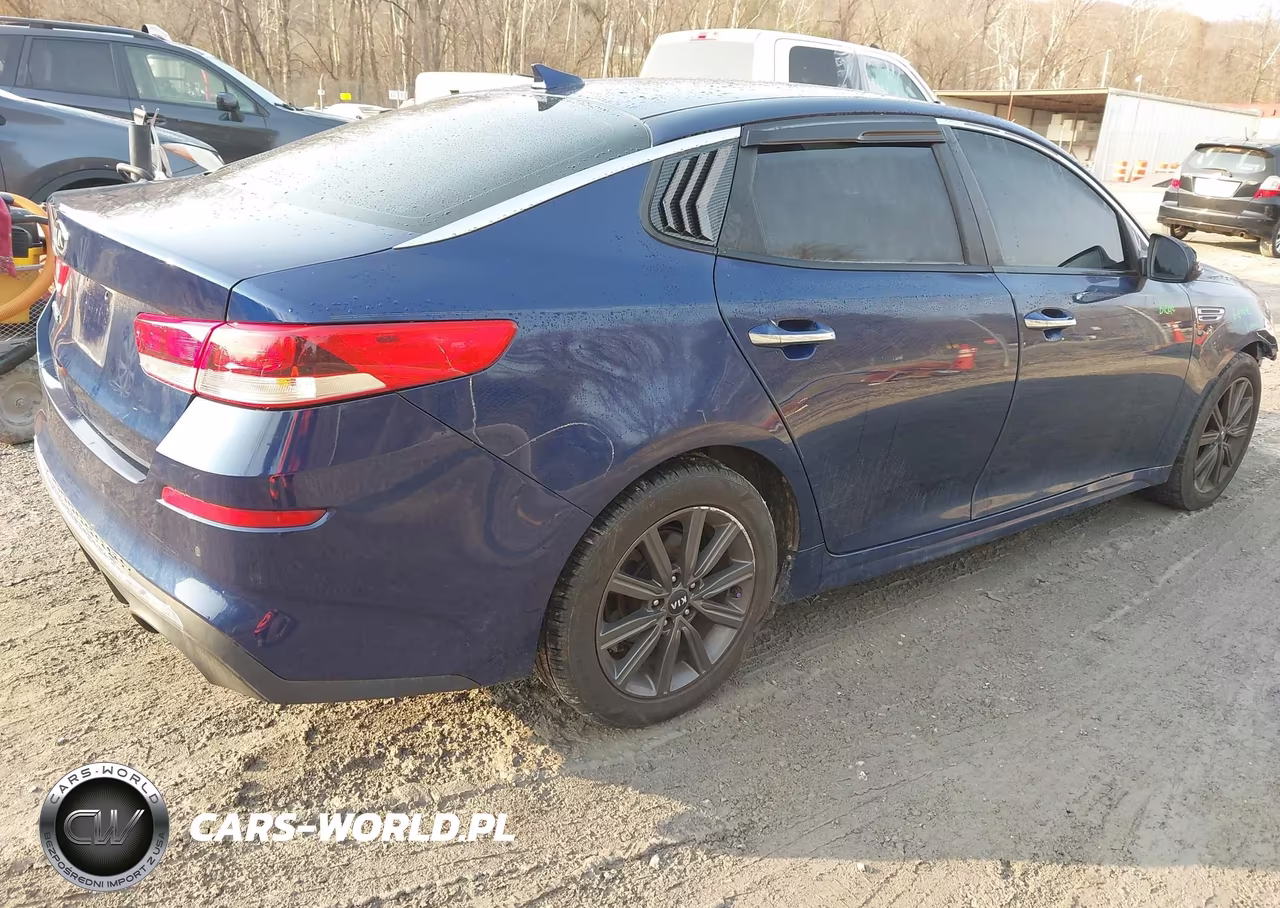 2019 Kia Optima Lx VIN:5XXGT4L38KG356197 - 4