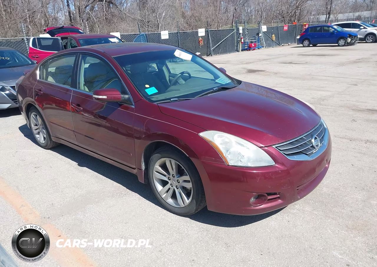 2010 Nissan Altima 3.5 Sr – zdjęcie 1 z 11
