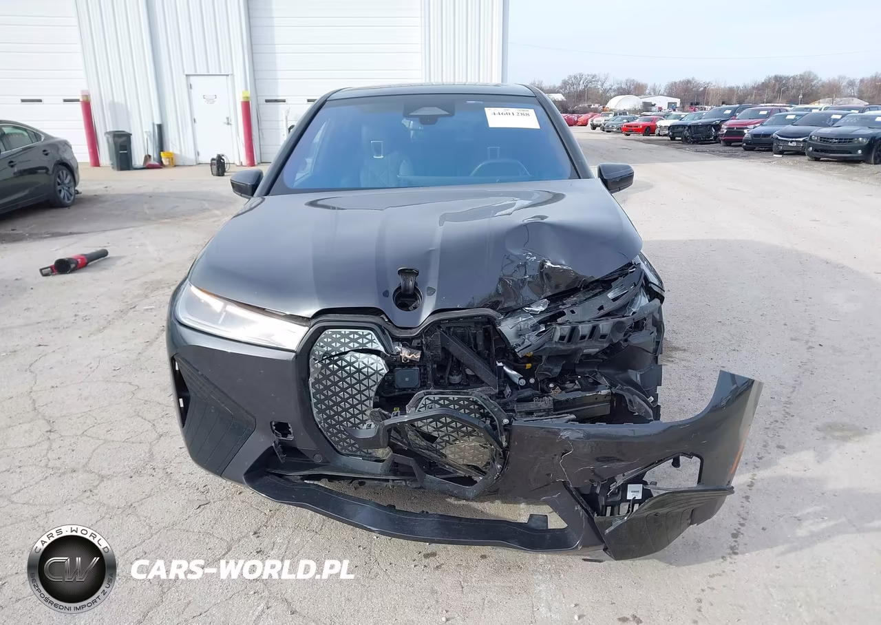 2022 BMW Ix xDrive50 VIN:WB523CF07NCK73589 - 12