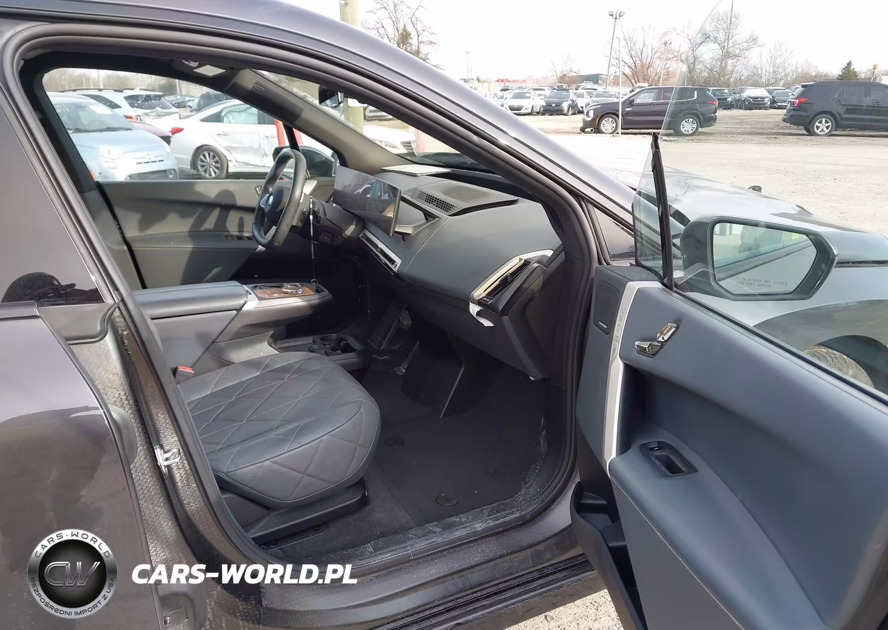 2022 BMW Ix xDrive50 VIN:WB523CF07NCK73589 - 5
