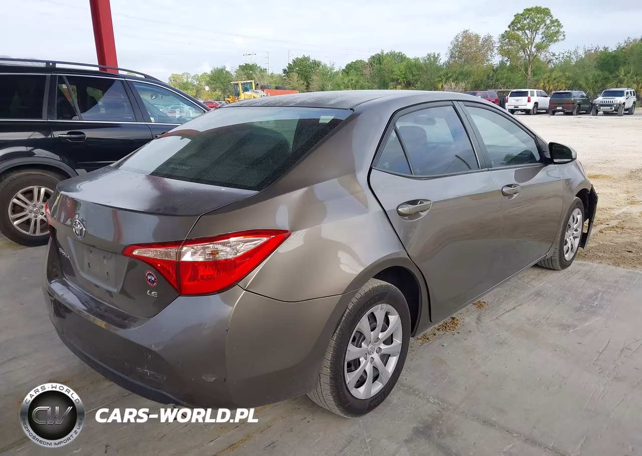 2017 Toyota Corolla Le VIN:2T1BURHE0HC779757 - 4