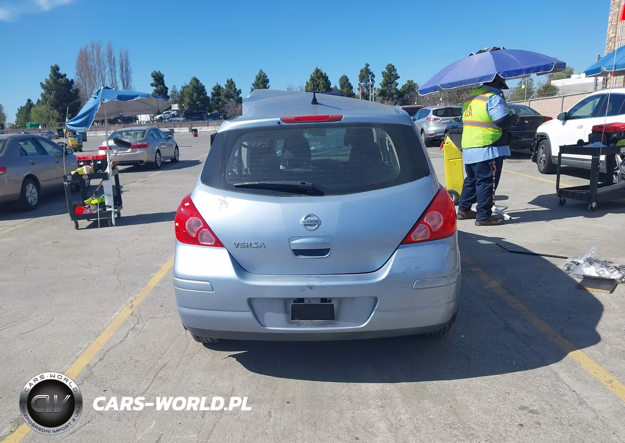 2011 Nissan Versa 1.8S VIN:3N1BC1CP0BL371389 - 16