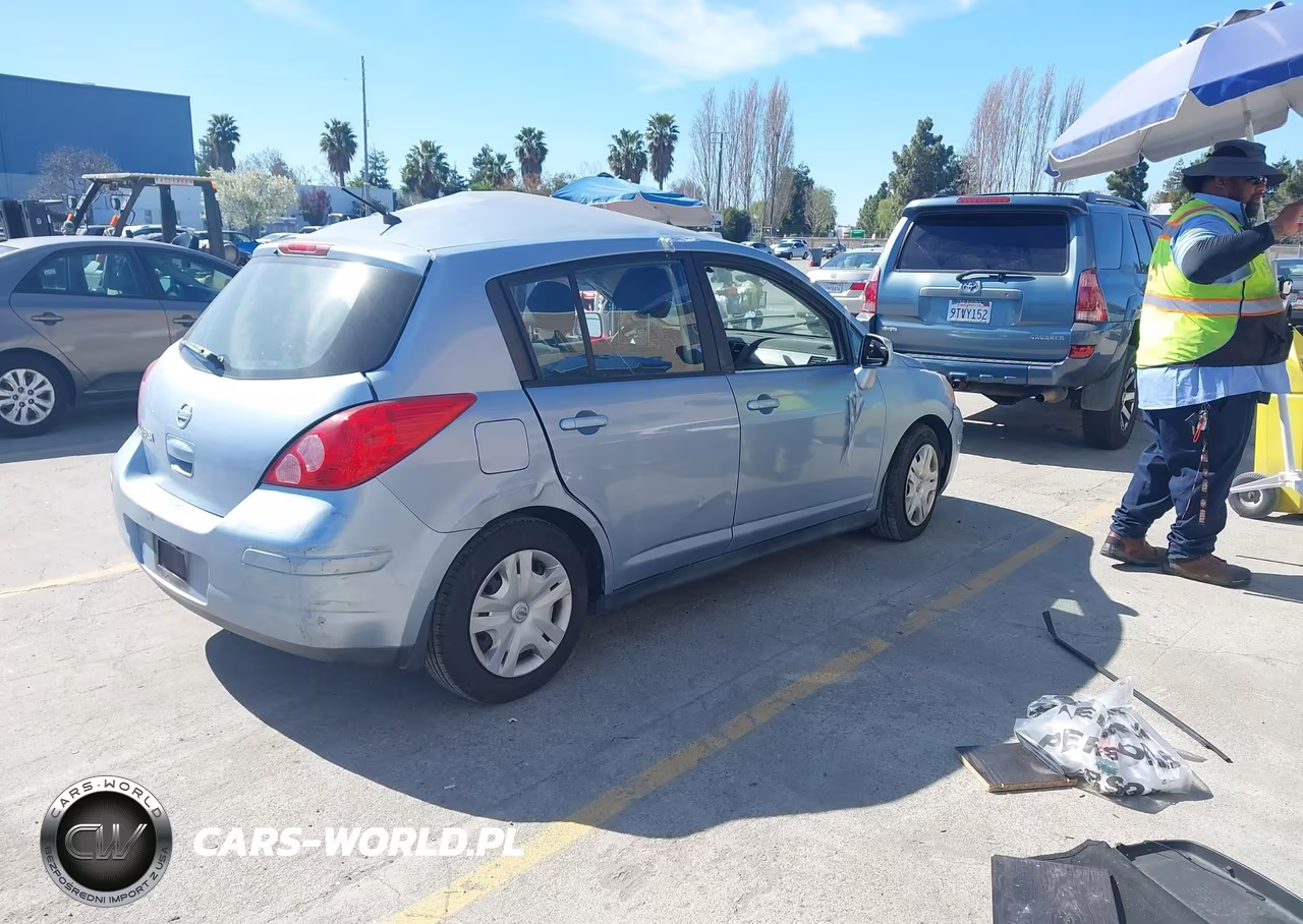 2011 Nissan Versa 1.8S VIN:3N1BC1CP0BL371389 - 4