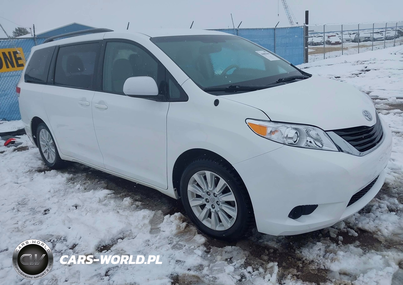2014 Toyota Sienna Le 7 Passenger